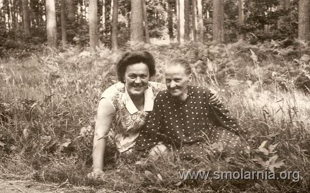 Apostel Gertruda z corka Emilia Apostel (1963).jpg - Gertruda Apostel z córką Emilią Apostel